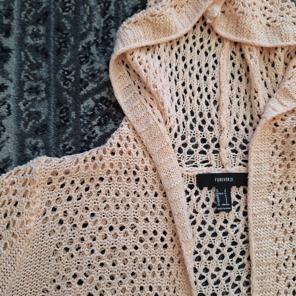 Light Pink Knitted Cardigan with Hood and Pockets - Picture 4 of 4